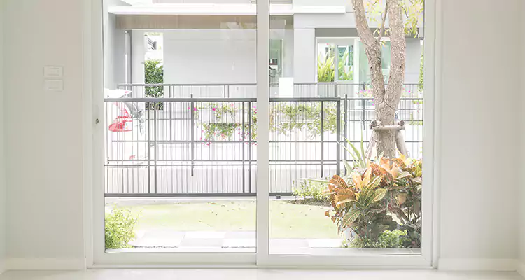 Balcony Screen Door Repair in Oakland, CA
