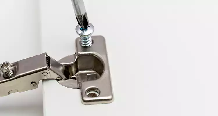 Screen Door Hinge Repair in Oakland, CA