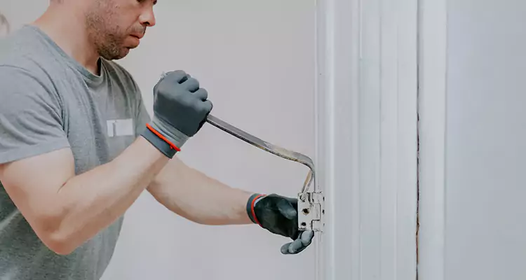 Cracked Door Jamb Repair in Oakland, CA