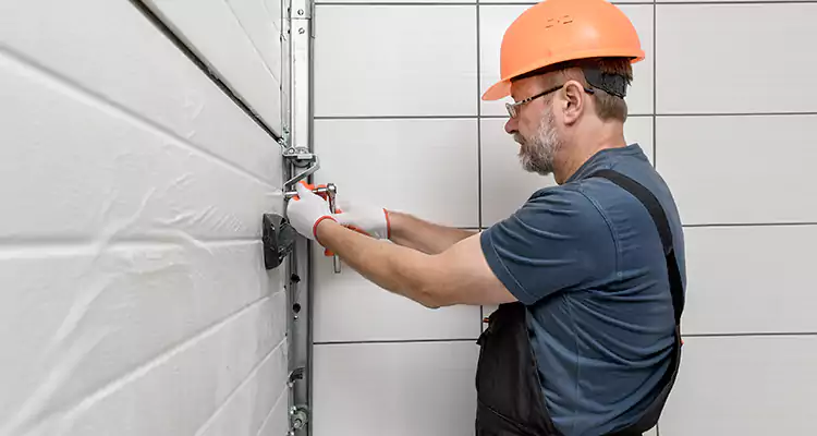 Emergency Garage Door Repair in Oakland, CA