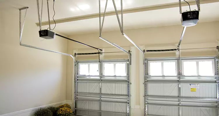 Residential Emergency Garage Door Repair in Oakland, CA