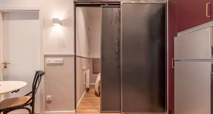 We Fix Closet Sliding Door in Oakland, CA 