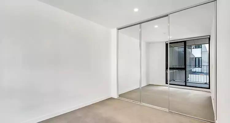 Why Homeowners Choose Us for Sliding Mirror Door Replacement in Oakland, CA